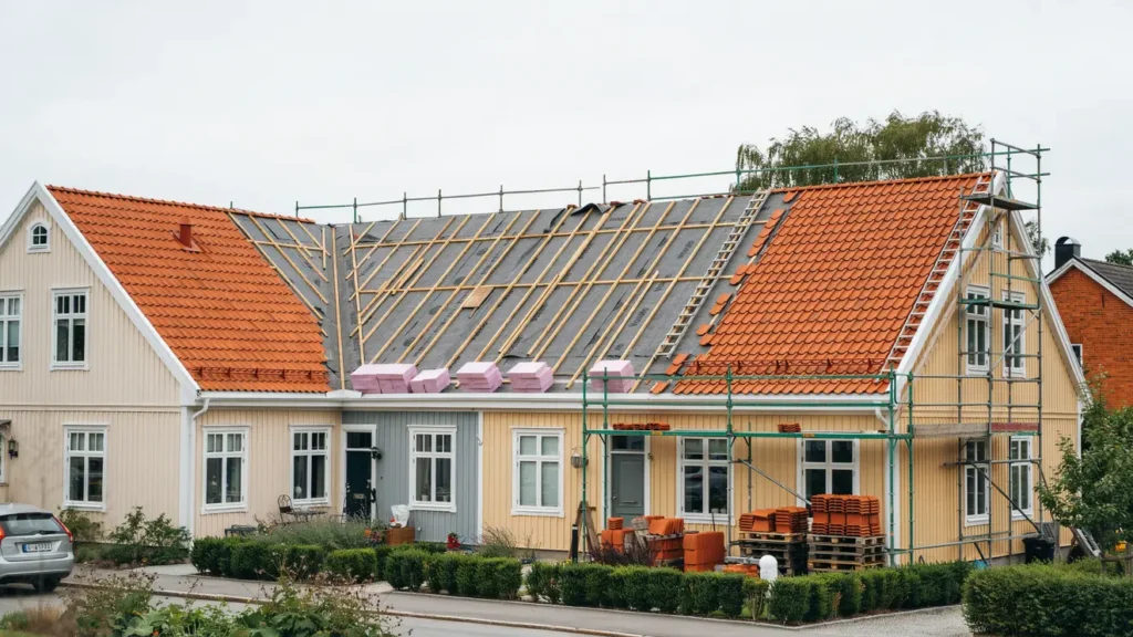 takomlaggning och isolering av radhuslanga i kville